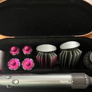 Dyson Airwrap Complete Styler w/ extra attachment
